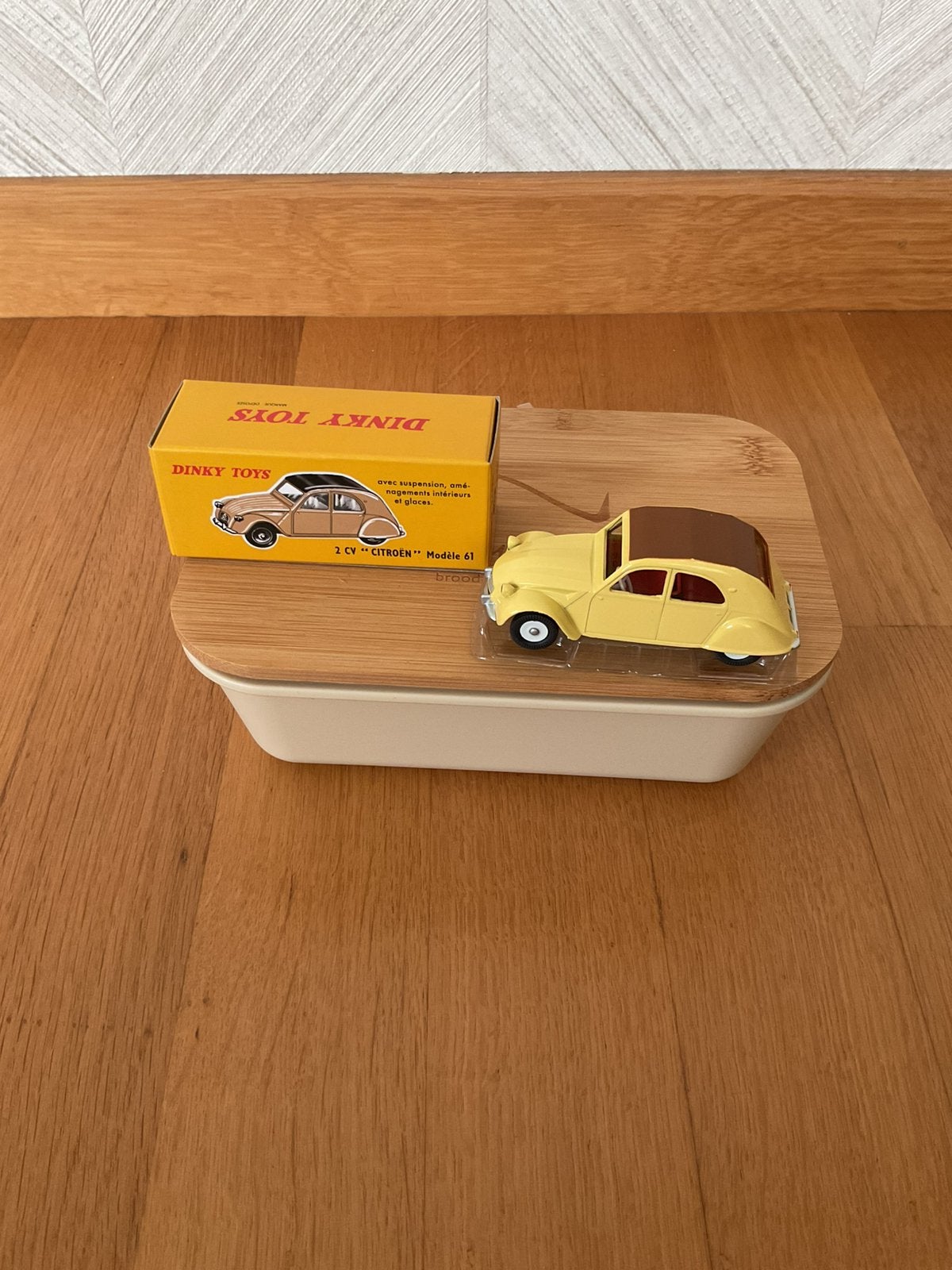 Dinky Toys Citroën 2CV model 61 - 558 geel (Atlas Mattel), Ophalen, Nieuw, Auto, Dinky Toys