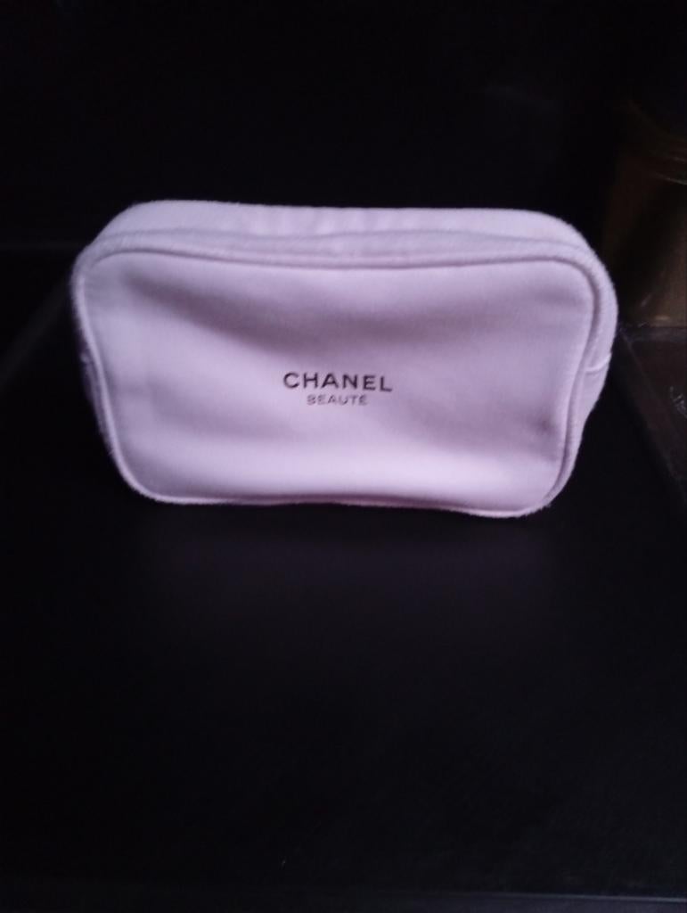 Trousse de toilette Chanel