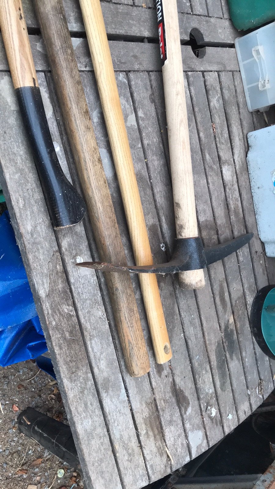 3 bijlen en pikhouweel, Tuin en Terras, Hand-tuingereedschap, Ophalen, Gebruikt