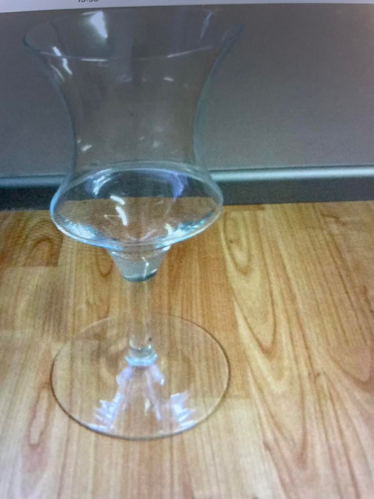 Glazen vaas op voet, Ophalen, Zo goed als nieuw