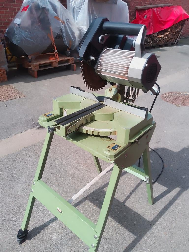 Afkortzaag inclusief onderstel = Elektra Beckum KGS 300, Ophalen, Afkortzaag
