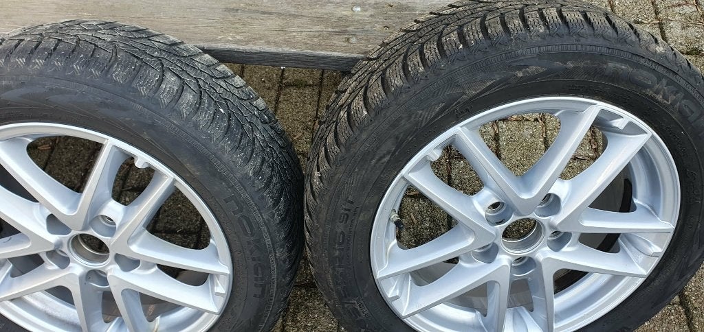 Jantes toyota alu 16 pouces sur pneus hiver/Kit hiver toyota, Pneus et Jantes, Pneus hiver, 16 pouces, Véhicule de tourisme