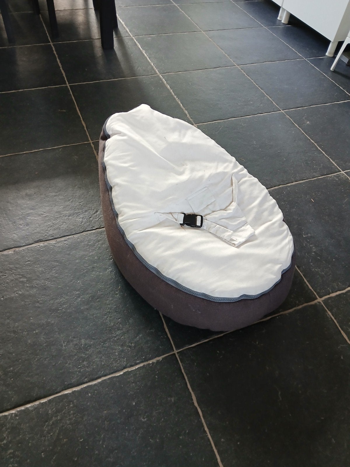 Coussin de siège pouf pour bébé Doomoo, Enfants & Bébés, Relax bébé, Utilisé, Autres marques, Avec ceinture(s), Enlèvement ou Envoi