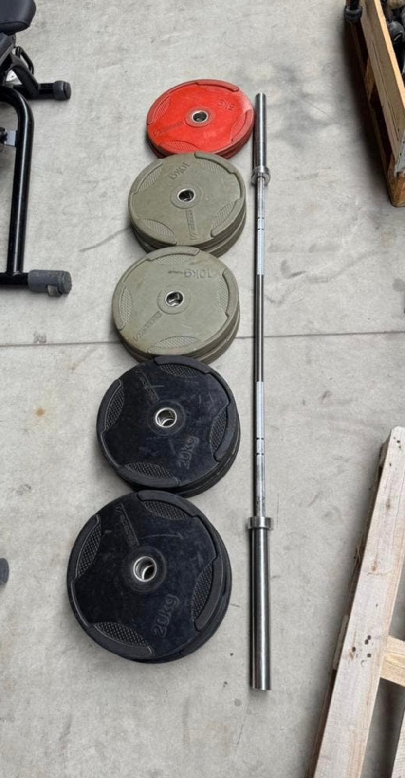 130kg Escape Bumperplates + Olympische Barbell, Sport en Fitness, Fitnessmaterialen, Ophalen, Gebruikt, Halterschijven