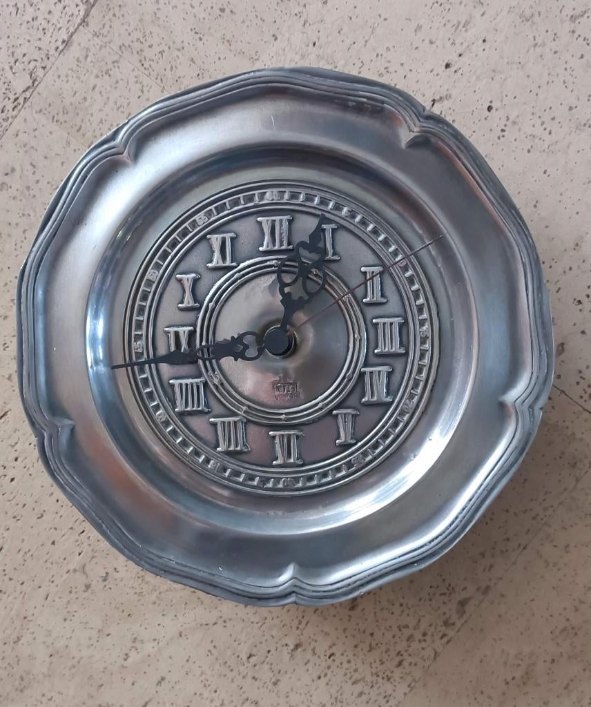Vintage tinnen wandklok, Huis en Inrichting, Woonaccessoires | Klokken, Ophalen, Zo goed als nieuw, Analoog, Wandklok