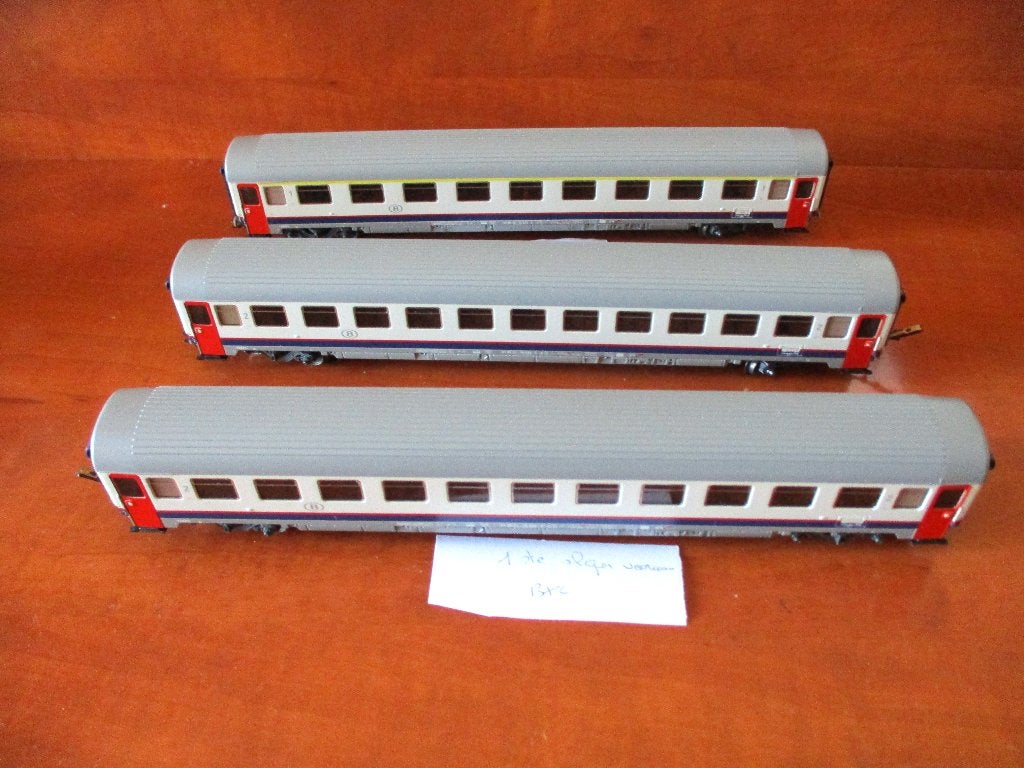 Märklin NMBS/SNCB 3 rijtuigen l6 new look met verlichting, Wisselstroom, Wagon, Ophalen of Verzenden, Zo goed als nieuw
