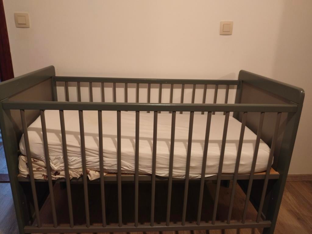 Baby bed en matras, Kinderen en Baby's, Ophalen