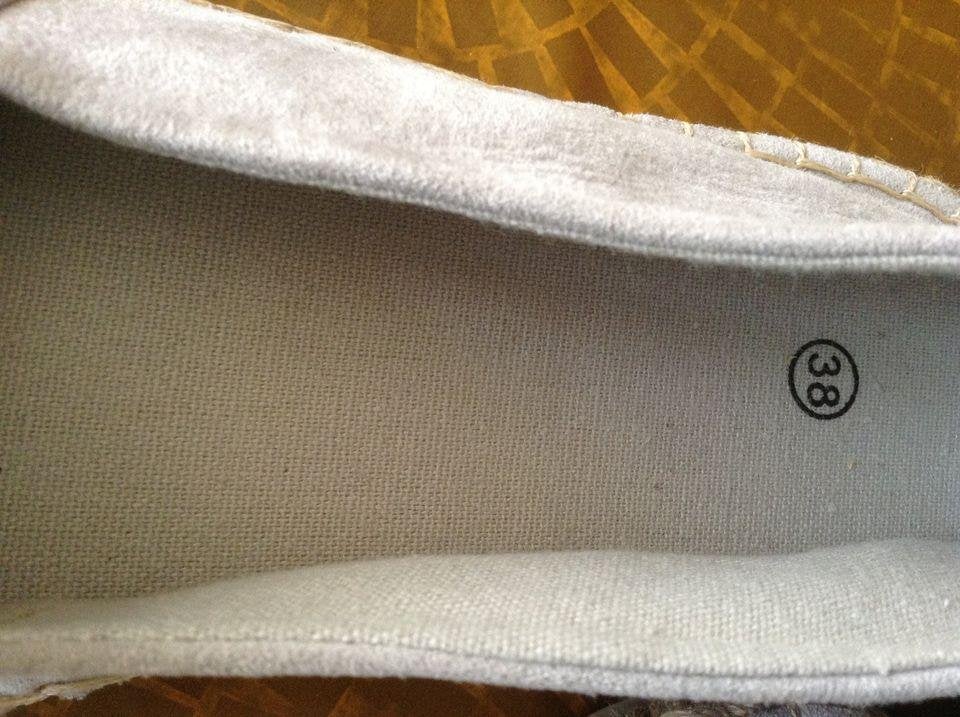 Espadrilles / Ballerines beiges neuves avec strass – P. 38, Vêtements | Femmes, Neuf, Enlèvement ou Envoi, Sans marque, Beige