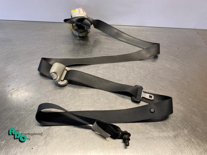 Ceinture de sécurité avant gauche d'un Suzuki Swift (Swift, Autos : Pièces & Accessoires, -, 3 mois de garantie, Utilisé, -