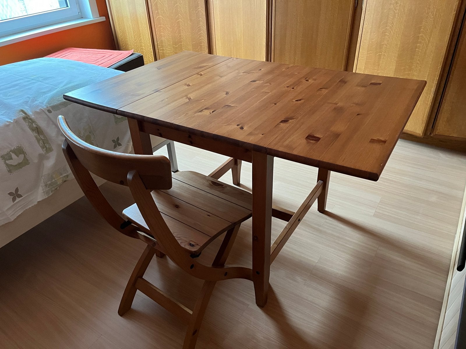 Table (58 cm extensible à 118 cm) avec chaise assortie, Enlèvement, Comme neuf