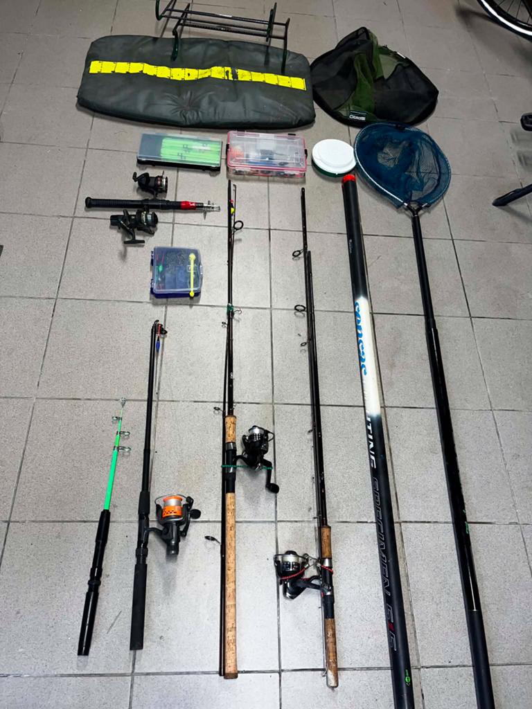 Lot de pêche, Sports nautiques & Bateaux, Enlèvement, Utilisé, Moulinet