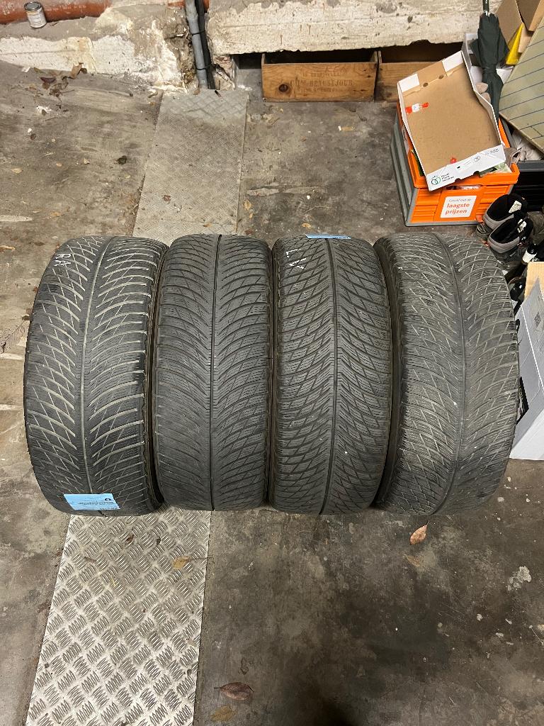 winterbanden bmw 2x245/55 R18 2x255/45 R18 Michelin Alpin 5, Auto-onderdelen, Ophalen, 18 inch, Winterbanden, Band(en)
