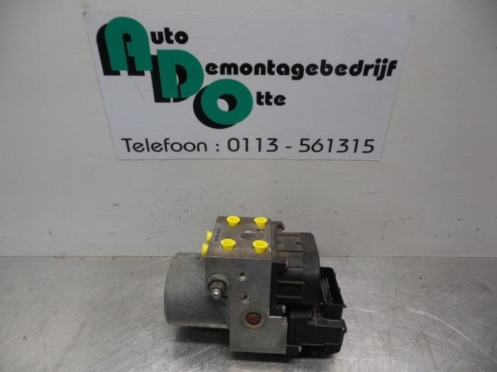 ABS Computer van een Kia Sorento (Sorento 03-), -, -, Ophalen of Verzenden, -