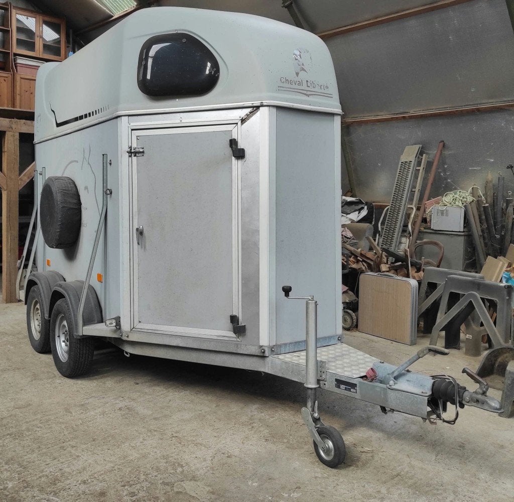 Van cheval Liberté, Animaux & Accessoires, Enlèvement, Utilisé, Remorque 2 chevaux
