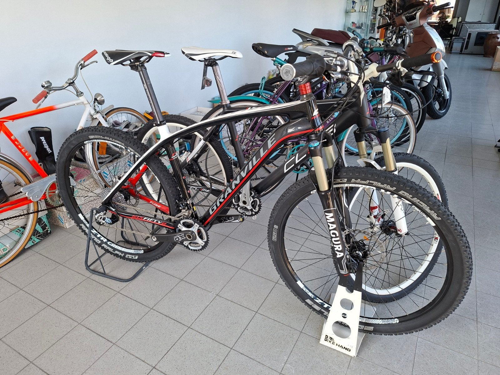 Verkoop Fietsen, Fietsonderdelen, Assecoires, Fietsen en Brommers, Ophalen, Zo goed als nieuw, Overige typen, Overige materialen