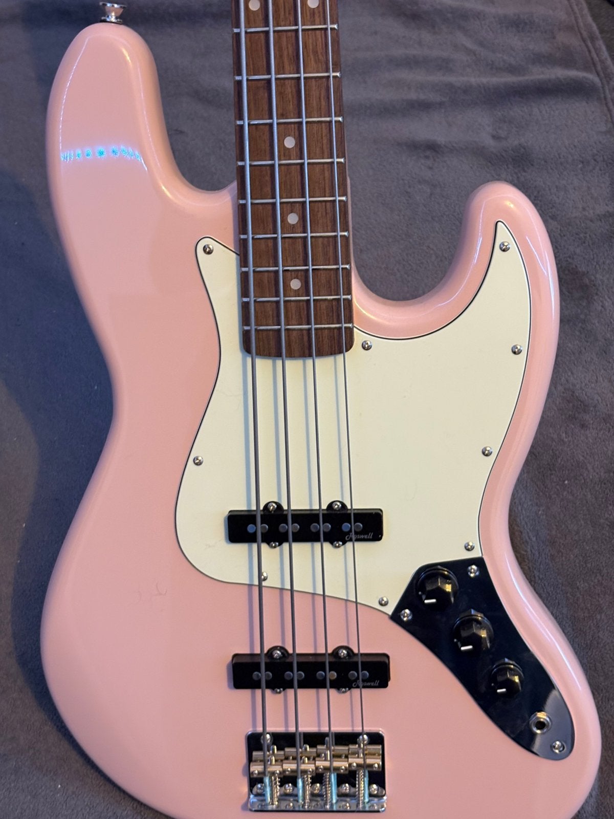 Harley Benton basgitaar, Musique & Instruments, Instruments à corde | Guitares | Basses, Enlèvement, Comme neuf, Électrique