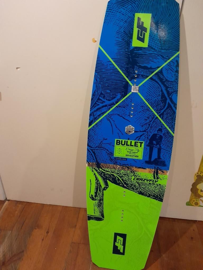 Crazy fly bullet wakeboard 143cm, nieuw, zonder bindingen, Watersport en Boten, Ophalen, Nieuw