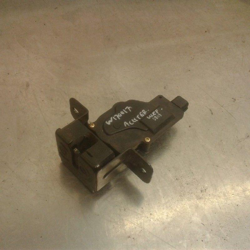 SLOTVANGER ACHTERKLEP Kia Sorento I (JC) (01-2002/12-2011), Gebruikt, Kia