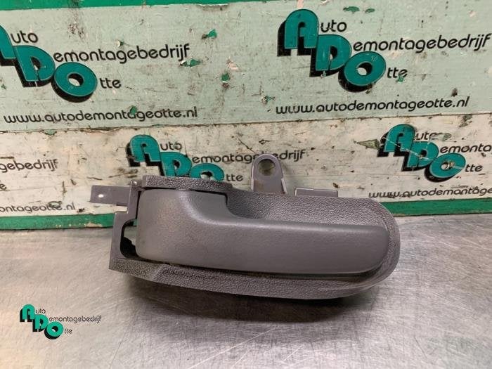 Poignée portière 4portes avant gauche d'un Toyota Aygo (Ay, -, 3 mois de garantie, Toyota, Utilisé