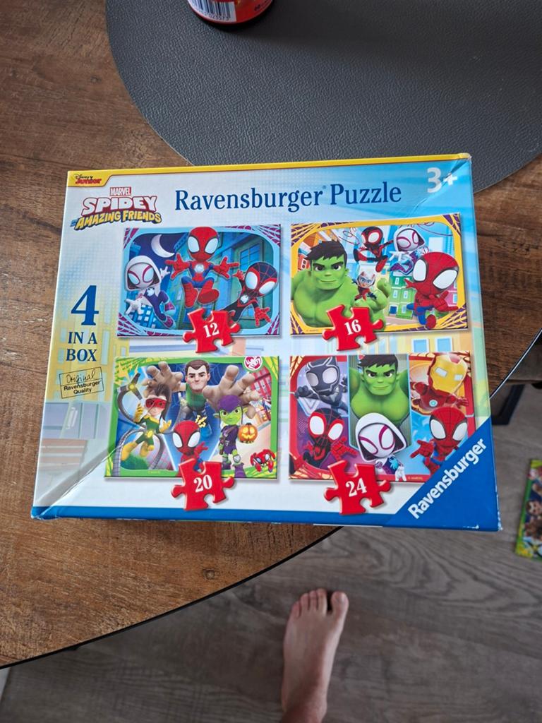 Spidey 4 in 1 puzzel, Kinderen en Baby's, Ophalen, 10 tot 50 stukjes, Zo goed als nieuw, 2 tot 4 jaar