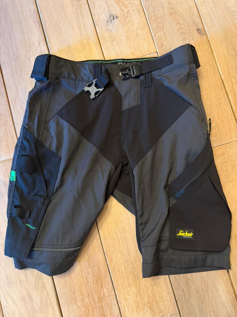 Short SNIKERS, Kleding | Heren, Badmode en Zwemkleding, Ophalen, Maat 48/50 (M), Zwart