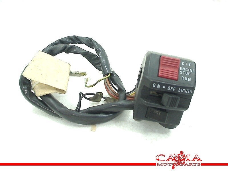 COMMUTATEUR DROIT Suzuki RF 900 R 1994-1998 (RF900 R GT73B), Dhr. S. di Majo, Utilisé, Info@cama-motorparts.nl, P.J. Troelstraweg 8 8
3144 CX  MAASSLUIS, NL