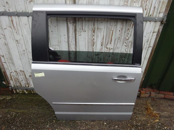 Portière 4portes arrière droite d'un Chrysler Voyager, 3 mois de garantie, Utilisé, Porte, -