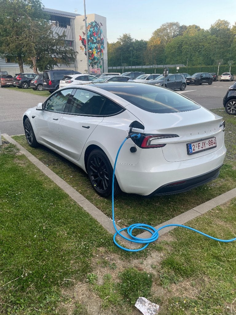 Mooie Tesla 3 in zeer goede staat - parlemoer wit, Autos, Achat, Beige, 208 kW, Carnet d'entretien