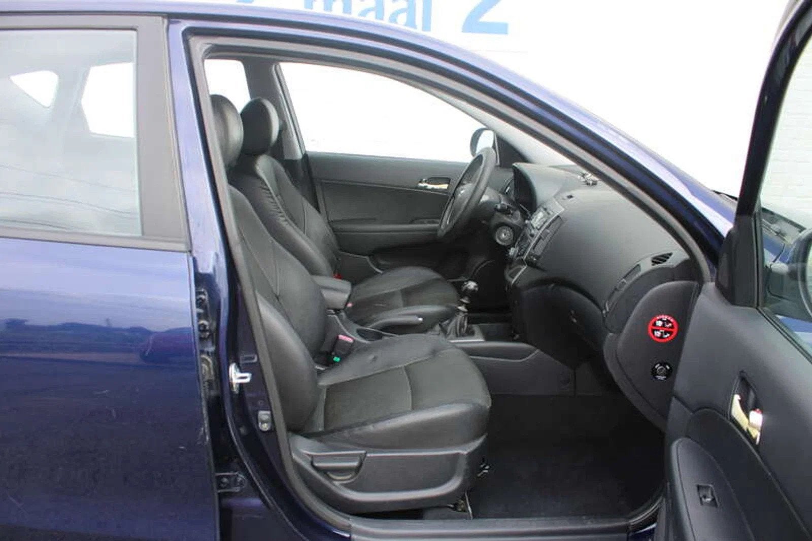 Hyundai i30 1.6 Turbo CRDi Airco 2 JAAR garantie! (bj 2008), Auto's, Gebruikt, Zwart, 4 cilinders, https://public.car-pass.be/vhr/8f454c61-ef11-491b-bd9b-d25eff3b15f9