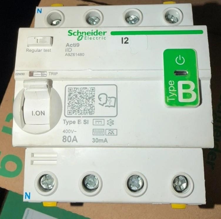 Interrupteur différentiel Schneider 4P Type B 30mA - 80A, Enlèvement ou Envoi