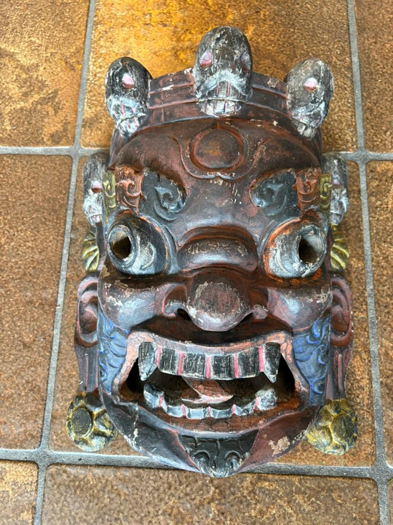 Afrikaans masker, Ophalen, Zo goed als nieuw
