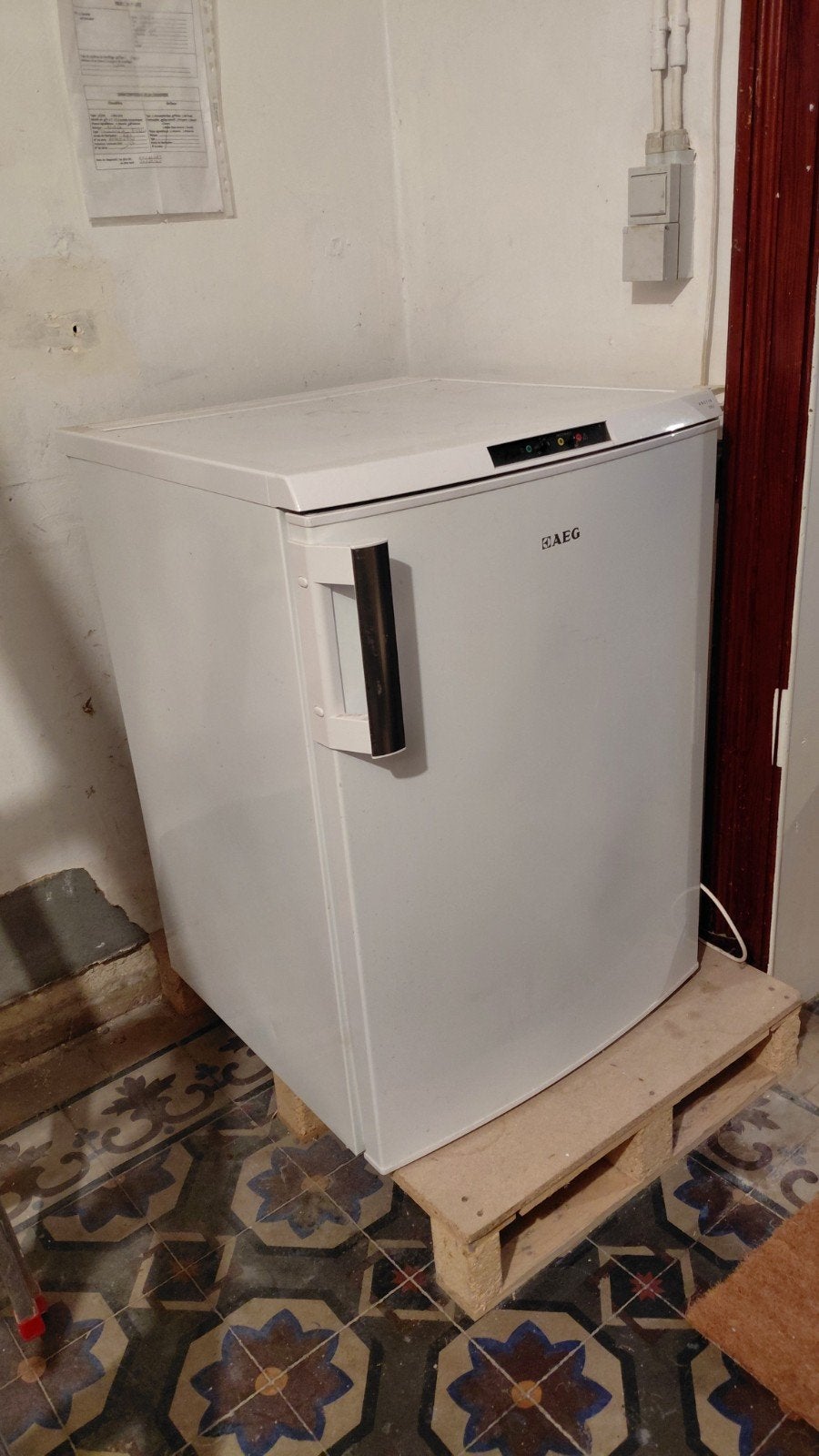 petit congelateur AEG., Gebruikt, Minder dan 85 cm, Tussenbouw, 60 tot 90 cm