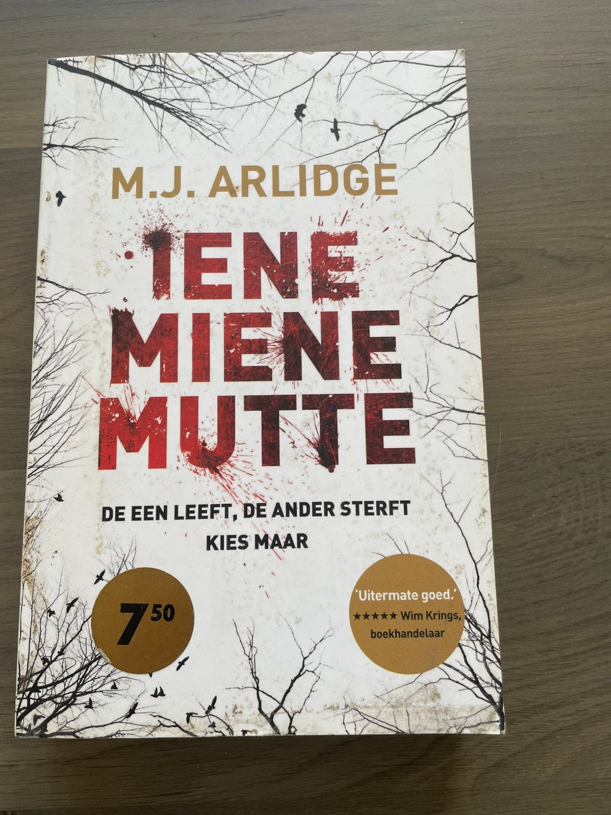 M.J. Arlidge - Iene miene mutte, Boeken, Ophalen, Zo goed als nieuw