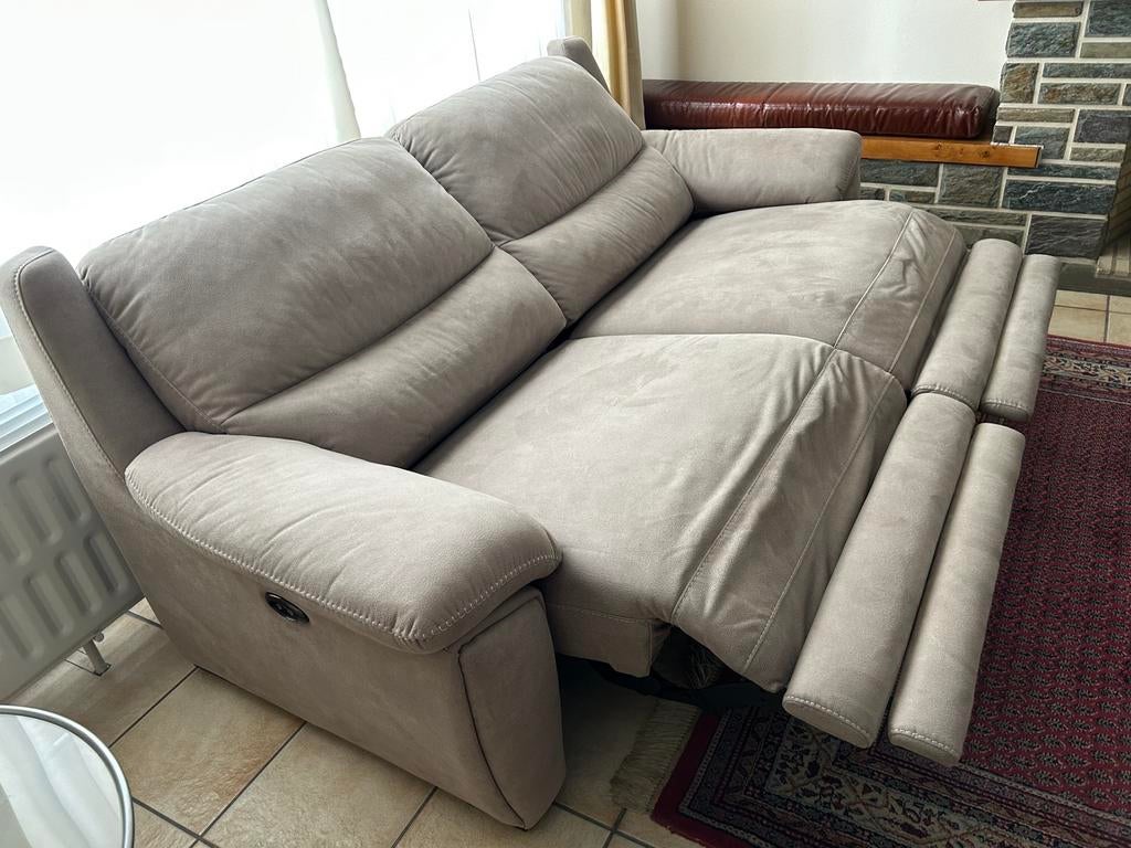 Très beau divan 2,5 places avec 2 relax électriques, Enlèvement, Comme neuf