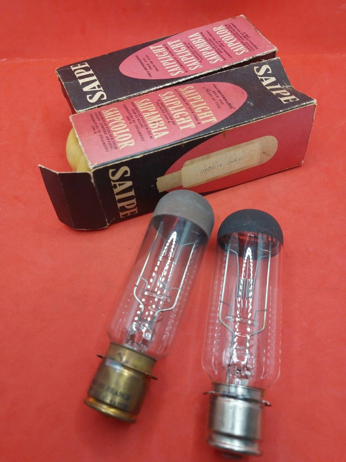Franse WO2 SAIPE Projectielampen / Fotolampen 130V, Ophalen of Verzenden, Landmacht, Overige typen