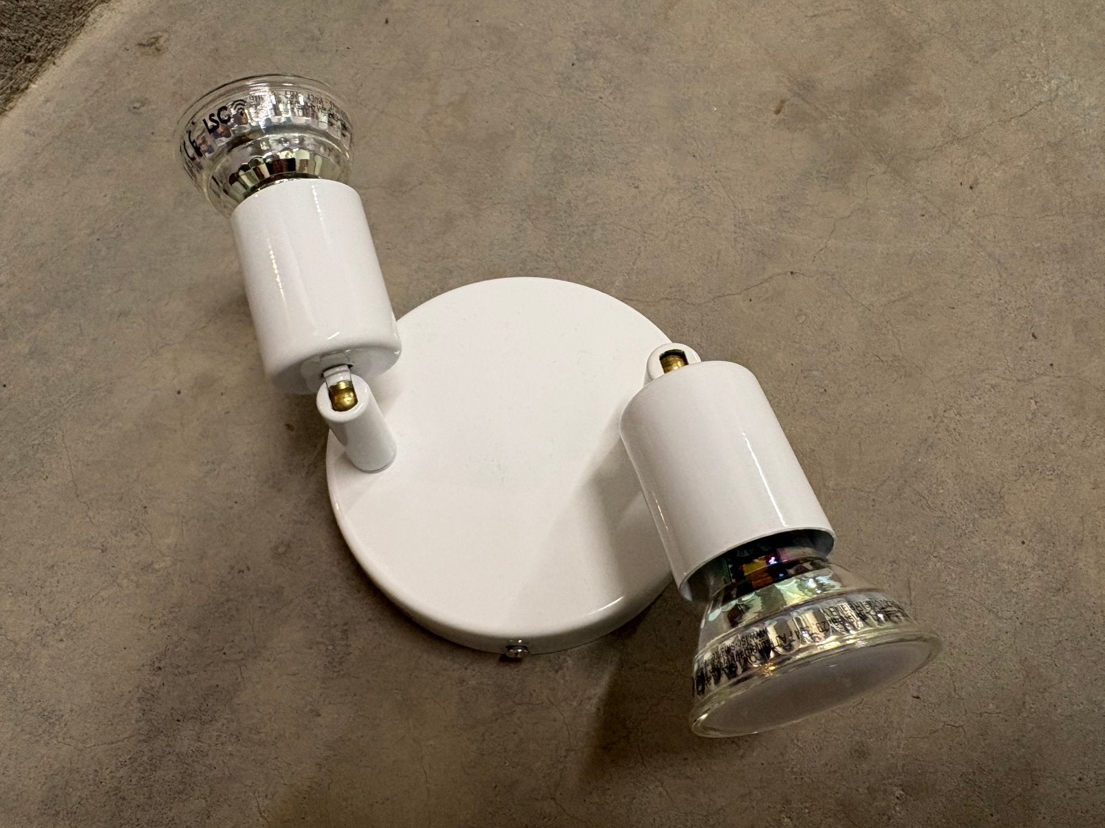 2 spots RGB LED intelligents avec WiFi à vendre, Neuf, GU10, Source lumineuse incluse, Enlèvement