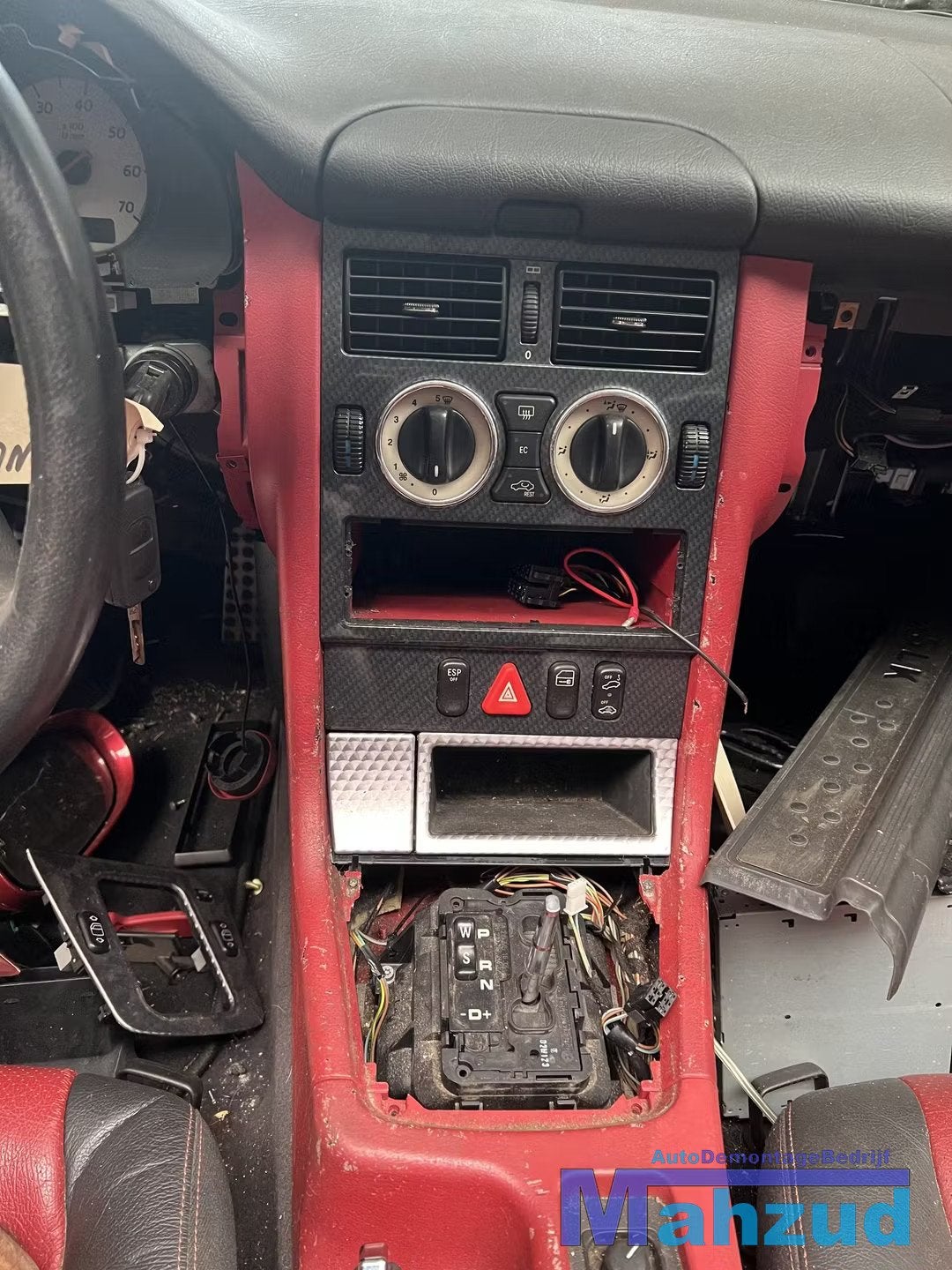 MERCEDES SLK R170 ROOD middenconsole radioframe 1996-2004, Mercedes-Benz AG, Mercedes-Benz, Utilisé, Mercedesstrasse 120
70372  Stuttgart, DE