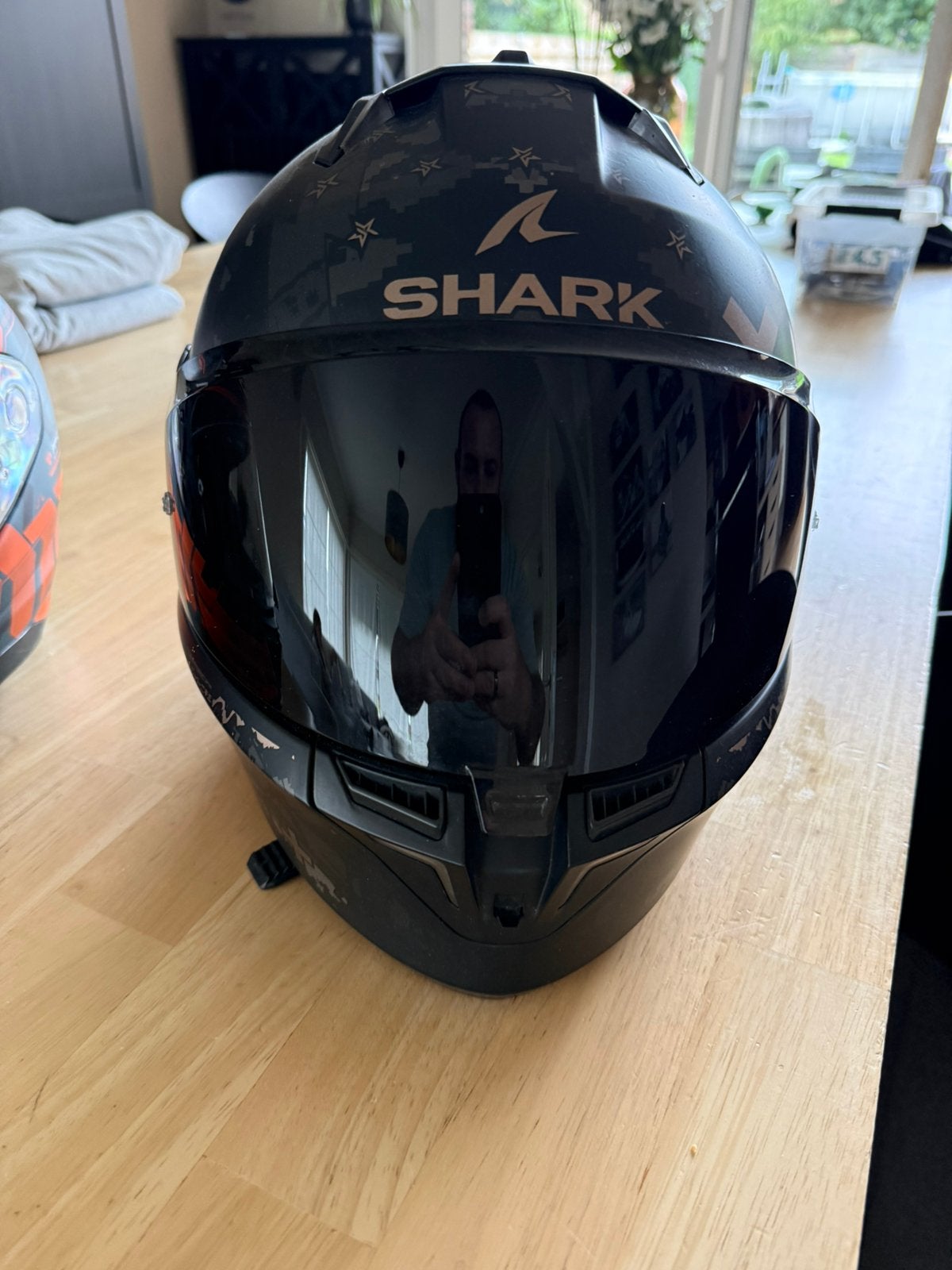 Shark Skwal i3, Enlèvement, M, Shark