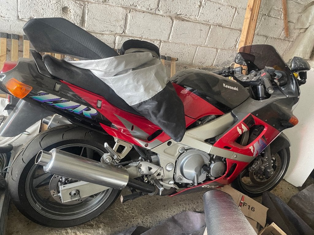 Kawasaki ZZR 600 – Faible kilométrage – Bon état, Motoren, Motoren | Kawasaki, Occasion, 4 cilinders, Sport, Particulier