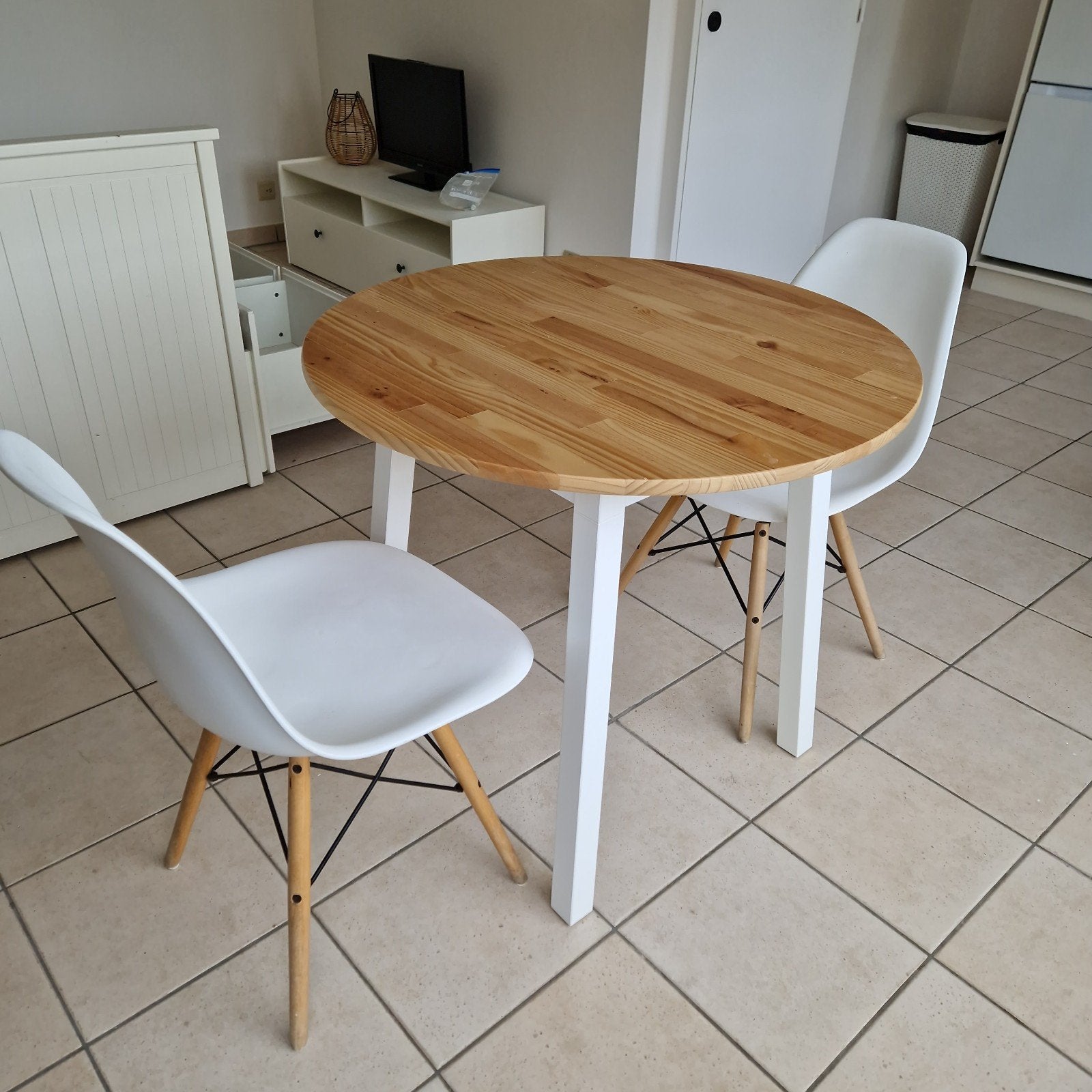 2 eetkamerstoelen, Ophalen, Kunststof, Gebruikt, Twee