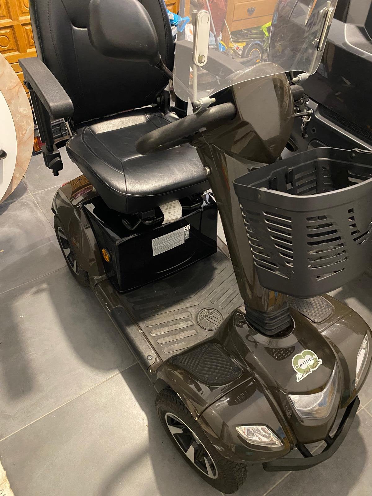 Donker bruine carpo 4 scootmobiel in goede staat, Ophalen, Gebruikt
