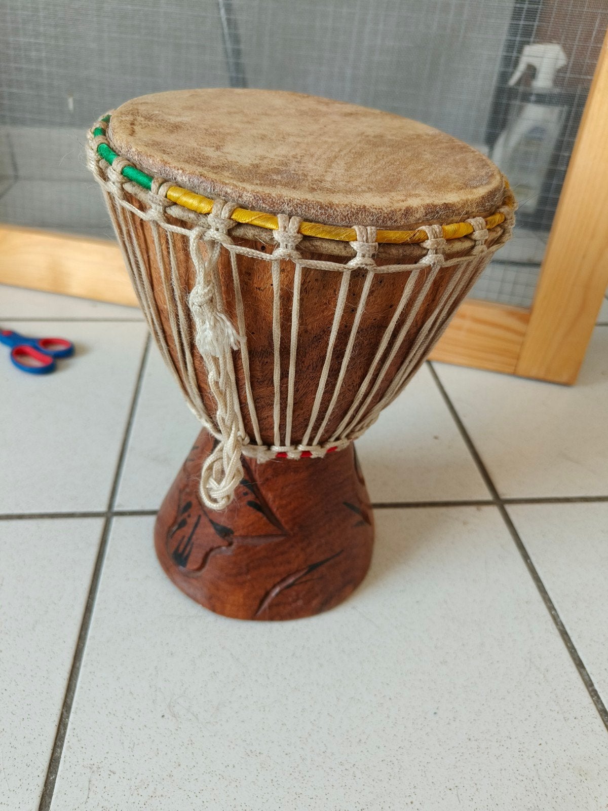 Djembe, Ophalen