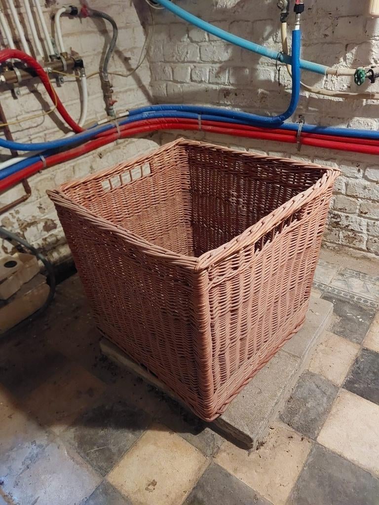 Grote rieten mand, Huis en Inrichting, Woonaccessoires | Schalen en Manden, Ophalen, Mand, Vierkant, Nieuw