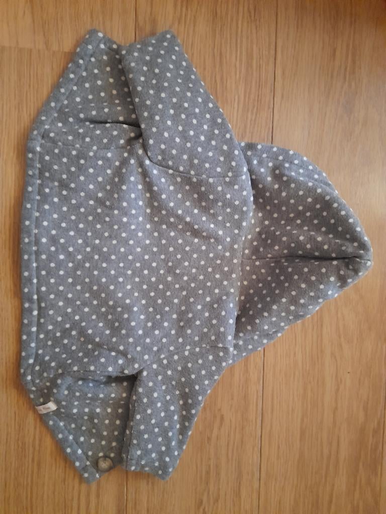 Grijs jasje met bolletjes P'tit filou 1 maand, Enfants & Bébés, Vêtements de bébé | Taille 56, Comme neuf, Manteau, Enlèvement