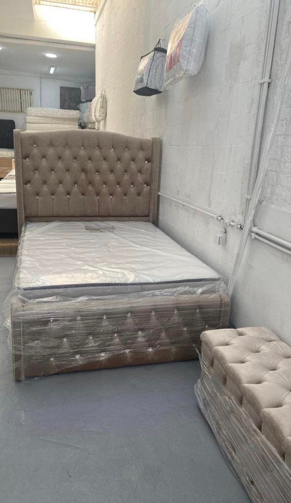Élévateur à sommier capitonné   Comme neuf, Neuf, Beige, Luxe, 140 cm