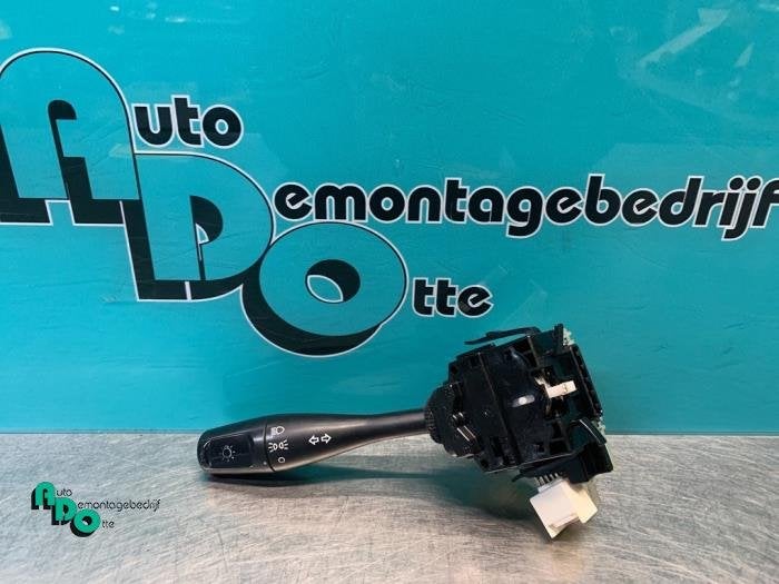 Commutateur feu clignotant d'un Mitsubishi Lancer (Lancer 03, -, 3 mois de garantie, Utilisé, Mitsubishi