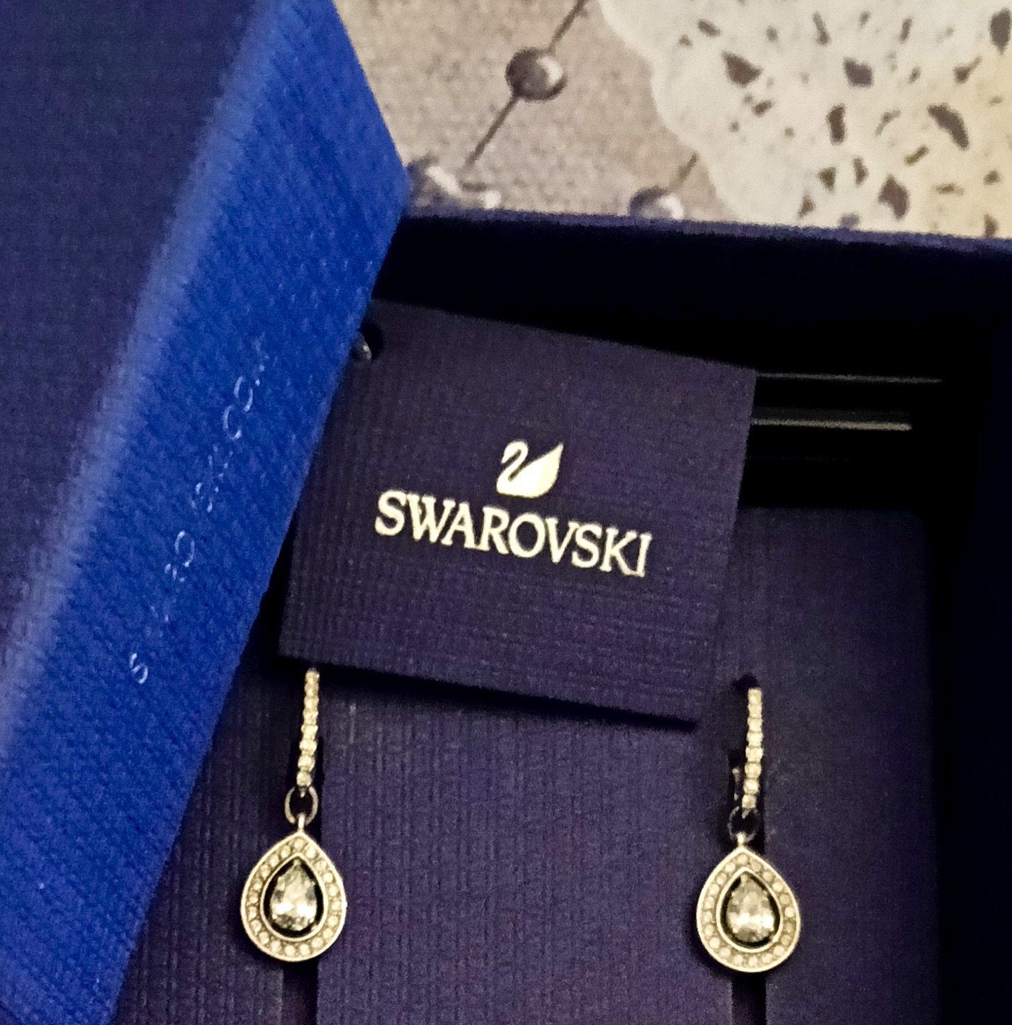 Prachtige Swarovski oorbellen. Als nieuw!, Handtassen en Accessoires, Met kristal, Wit, Ophalen of Verzenden, Zo goed als nieuw