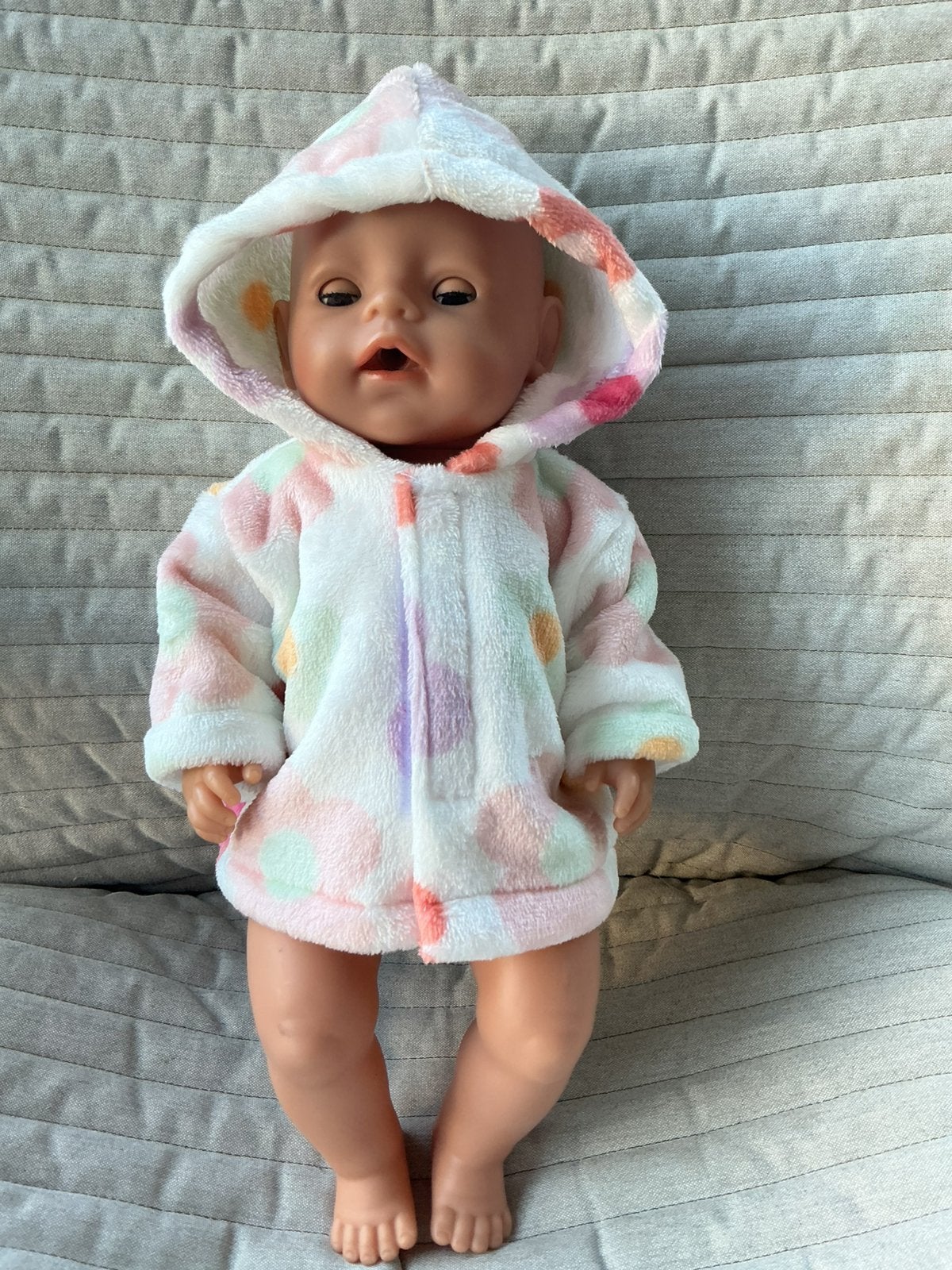 169. Babyborn: Nieuw ecru jasje in knuffelfleece, Ophalen of Verzenden, Nieuw, Babypop