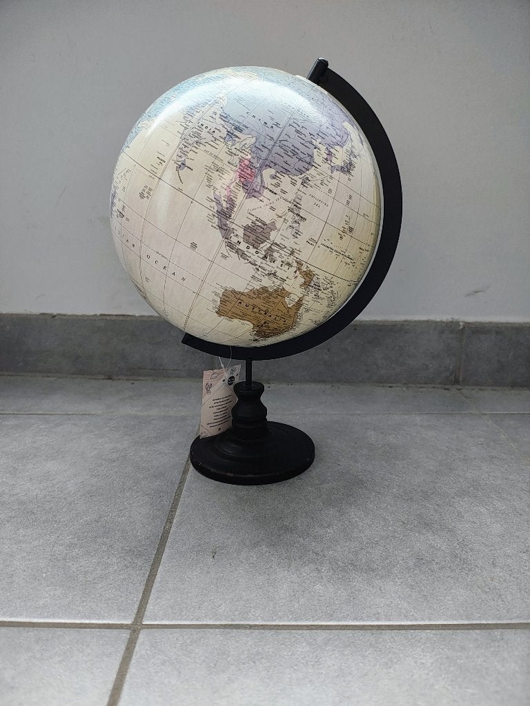 Wereldbol op houten sokkel, Ophalen of Verzenden, Draaibaar, Hout