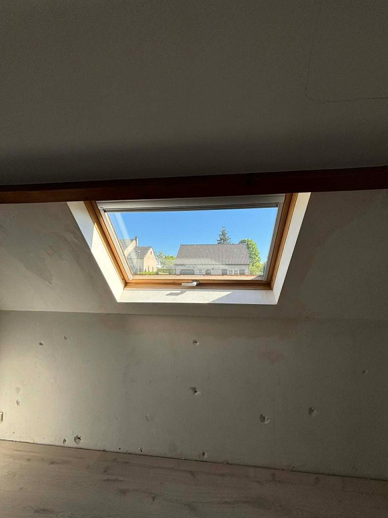 Velux GHL 804 3000 (134 * 98 cm) avec stores velux bleus, Doe-het-zelf en Bouw, Ophalen, Gebruikt, 120 tot 160 cm, 80 tot 120 cm
